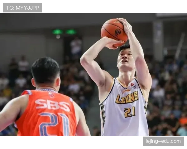 胡金秋家里哪来的铁饭碗？场上拼命，家里却这么轻松？