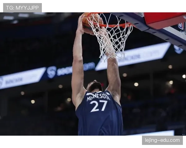 戈贝尔挡拆制造内线空位提升球队篮板率明显