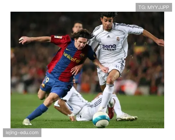 亚马尔与梅西青训成长路径及早期表现对比分析